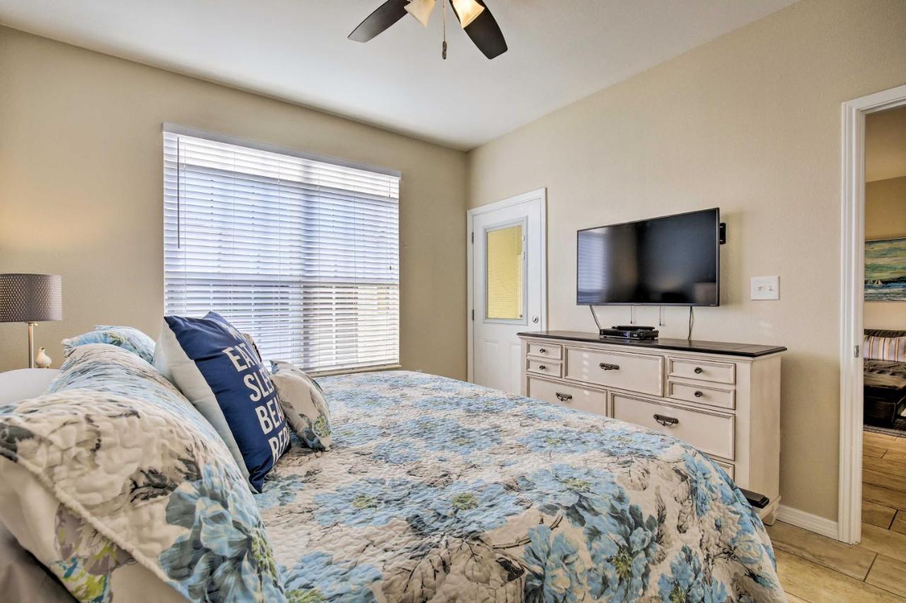 Modern Condo With Pool 4 Mi To Clearwater Beach! Extérieur photo