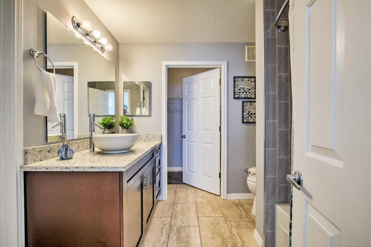 Modern Condo With Pool 4 Mi To Clearwater Beach! Extérieur photo